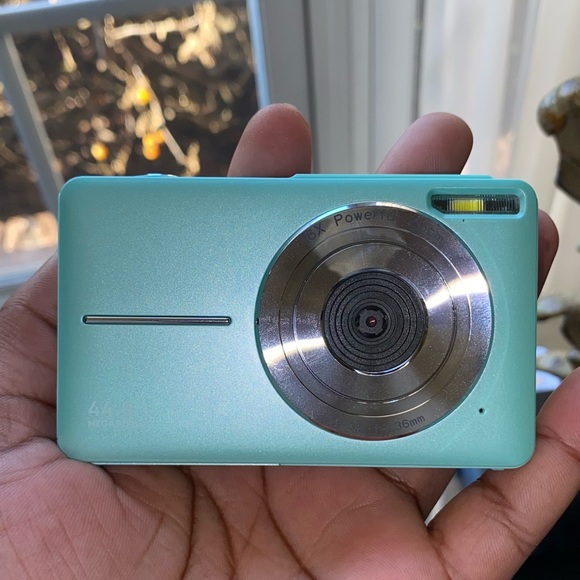 Digital Camera - Picture 3 of 8